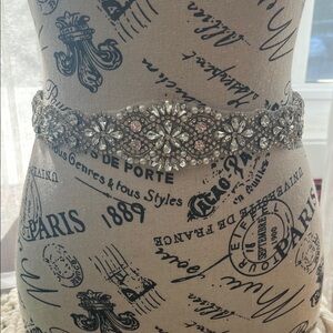 Elegant Crystal Embellished Belt